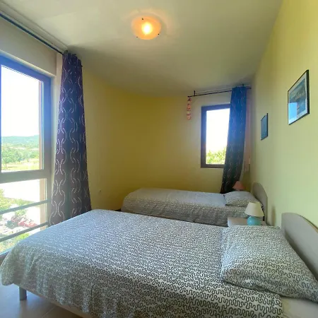 Amadeus 1 - 13b Large Two Bedroom Apartment *