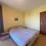 Amadeus 1 - 13b Large Two Bedroom Lejlighed *