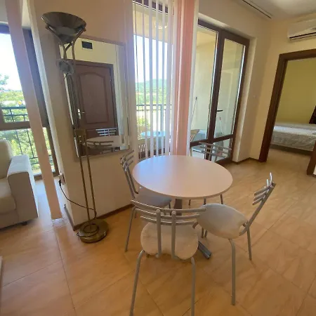 Amadeus 1 - 13b Large Two Bedroom Apartman