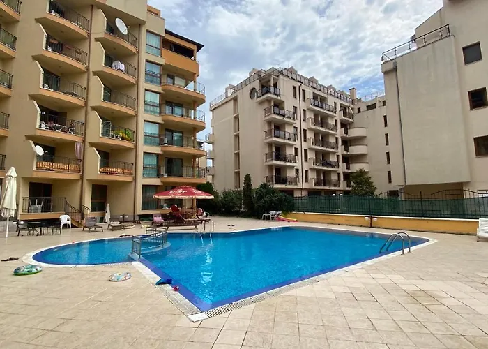 Amadeus 1 - 13b Large Two Bedroom Apartment *